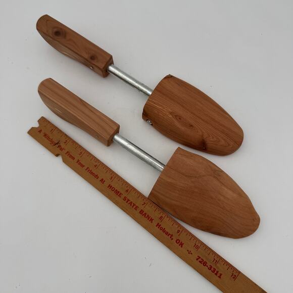 Cedar Shoe Trees Set of Two Spring Loaded Dewitt Auburn NY Made in USA - Picture 6 of 7